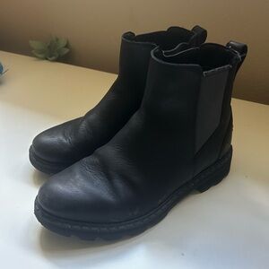 Women’s Sorel Chelsea boots